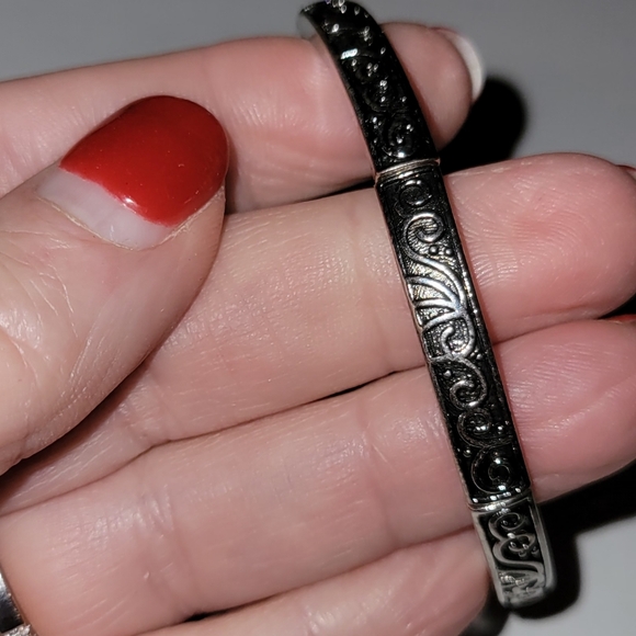 Filigree Design Stretch Bracelet - Picture 2 of 5